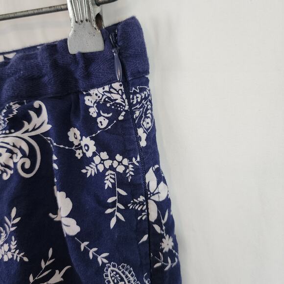 Austin Clothing Blue with White Floral A-line Flared Knee Length Skirt Size 10 - Picture 4 of 6